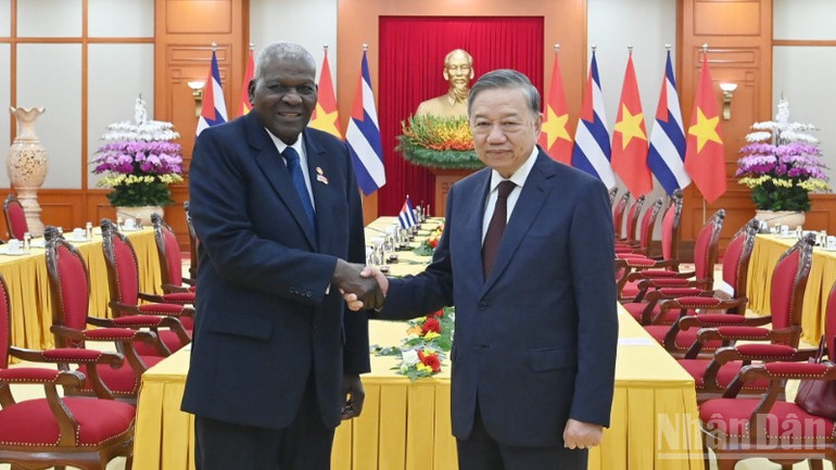Tổng Bí thư Tô Lâm tiếp Chủ tịch Quốc hội Cuba Esteban Lazo Hernandez. (Ảnh: ĐĂNG KHOA) ndo_br_image-1-3118.jpg
