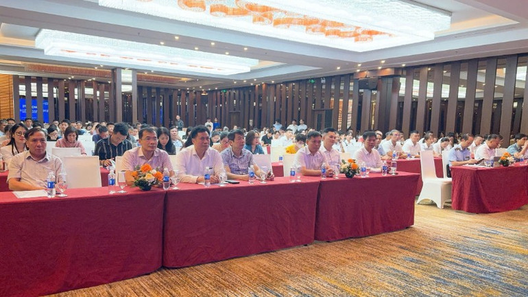Hội nghị thu hút đông đảo các cán bộ nhà nước, doanh nghiệp, hợp tác xã, thanh niên khởi nghiệp và sinh viên Thanh Hóa tham gia. (Ảnh: BCT) 765575cf3-7477.jpg