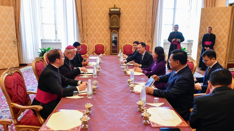 Phó Chủ tịch nước Võ Thị Ánh Xuân hội kiến Bộ trưởng Ngoại giao Vatican Paul Richard Gallagher. (Ảnh: Bộ Ngoại giao) pctn-va-doan-hoi-kien-btng-vatican-4135.jpg