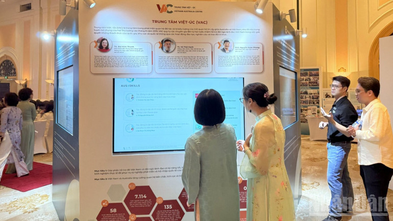 Ketahui tentang model yang dilaksanakan dalam rangka kerja program Aus4Skills. (Foto: TRUNG HUNG) ndo_br_z7292361991325-fe0cc2e5215fa3543555f6767e2e913f-8448.jpg