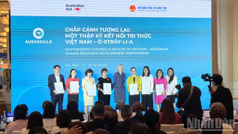 Terima kasih kepada rakan kongsi dan benefisiari Aus4Skills. (Foto: TRUNG HUNG) ndo_br_z7292359011585-1dfb35202812a8fb213728d2899d6448-2855.jpg