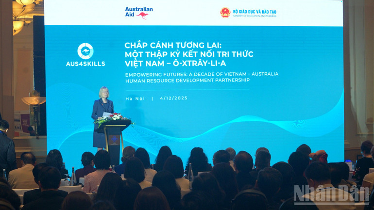 Duta Australia ke Vietnam, Cik Gillian Bird bercakap. (Foto: TRUNG HUNG) ndo_br_dsc04104-4792.jpg