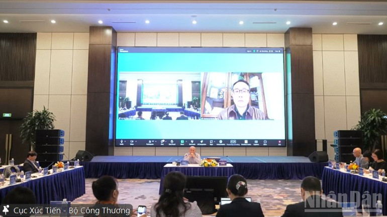 Quang cảnh hội nghị giới thiệu Chương trình Go Global. (Ảnh: TRUNG HƯNG) ndo_br_screenshot-2025-10-29-104648-2-191.jpg