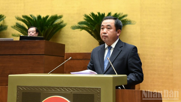 Bộ trưởng Nông nghiệp và Môi trường Trần Đức Thắng phát biểu giải trình vấn đề đại biểu Quốc hội nêu. (Ảnh: DUY LINH) ndo_br_dsc-4383-01-1-6391.jpg