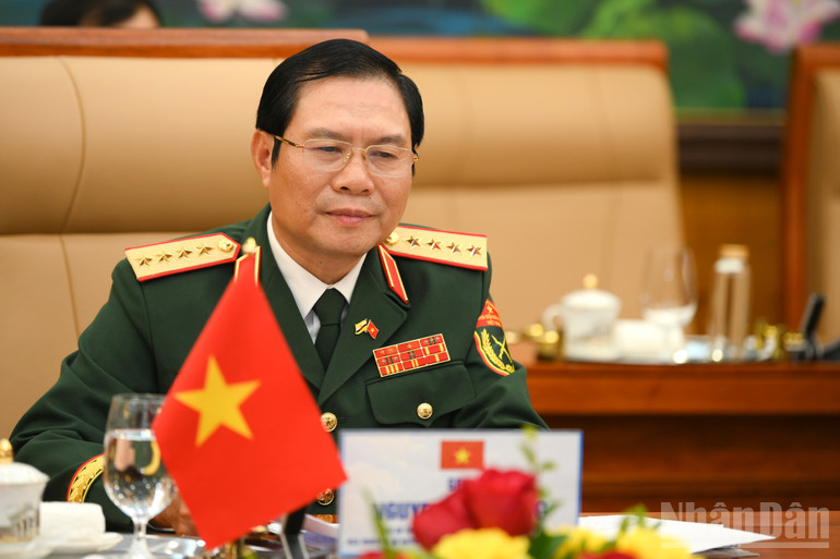 Đại tướng Nguyễn Tân Cương phát biểu. (Ảnh: THẾ ĐẠI) ndo_br_bqp-gap-bru-0036.jpg