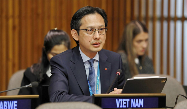 Đại sứ Đỗ Hùng Việt, Trưởng Phái đoàn thường trực Việt Nam tại Liên hợp quốc, phát biểu tại phiên họp. (Ảnh: TTXVN) Đại sứ Đỗ Hùng Việt, Trưởng Phái đoàn thường trực Việt Nam tại Liên hợp quốc, phát biểu tại phiên họp. (Ảnh: TTXVN)