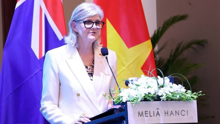 Toàn quyền Australia Sam Mostyn phát biểu. (Ảnh: TTXVN) 1109-toan-quyen-australia-dien-dan-viet-nam-australia-6-8459.jpg