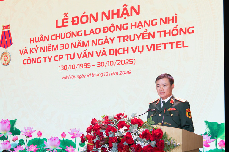 Lieutenant General Cao Duc Thang, Chairman and General Director of Viettel Group, spoke at the ceremony. 4eeec532-c5b4-4b79-9210-973a3db3ba46.jpg