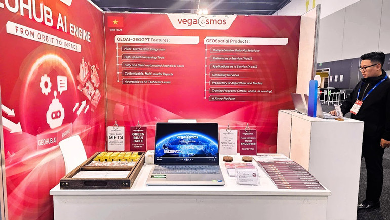 国際航空宇宙会議におけるVegaCosmos社の製品展示ブース。 iac2025-vegacosmos-vegastar-6.jpg