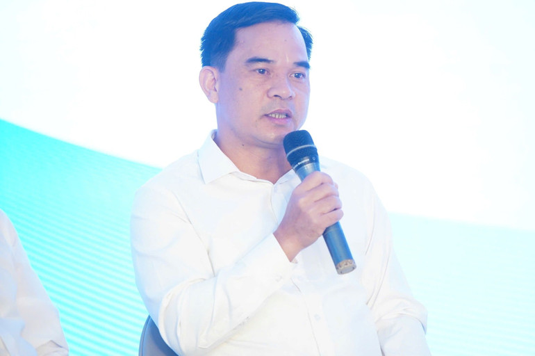 Ông Nguyễn Hồng Hiếu, Phó Cục trưởng Cục Quản lý Tài nguyên nước phát biểu tại Tọa đàm. ong-hieu1.jpg