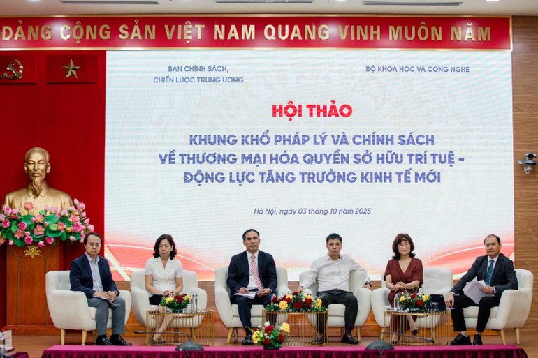 ប្រតិភូដែលចូលរួមក្នុងវគ្គពិភាក្សាក្នុងសិក្ខាសាលា។ img-2526.jpg
