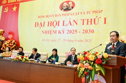 Bí thư Đảng ủy Quốc hội, Chủ tịch Quốc hội Trần Thanh Mẫn phát biểu chỉ đạo đại hội. (Ảnh: Duy Linh)