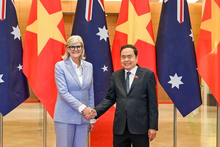 Chủ tịch Quốc hội Trần Thanh Mẫn và Toàn quyền Australia Sam Mostyn. 
