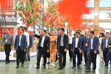 Phó Thủ tướng Bùi Thanh Sơn kiểm tra tiến độ triển khai Hội chợ Mùa thu 2025.