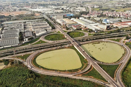 Nút giao thông hiện đại kết nối Khu công nghiệp Vân Trung với khu vực đô thị tỉnh Bắc Ninh. (Ảnh: ĐẶNG GIANG)