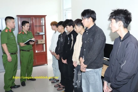 Các đối tượng tại Cơ quan Cảnh sát điều tra.