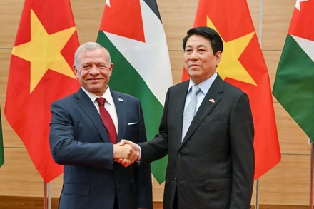 Chủ tịch nước Lương Cường và Quốc vương Jordan Abdullah II Ibn Al-Hussein. (Ảnh: THỦY NGUYÊN)