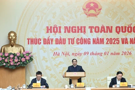 Thủ tướng Phạm Minh Chính chủ trì Hội nghị toàn quốc thúc đẩy đầu tư công năm 2025 và năm 2026. (Ảnh: TRẦN HẢI)