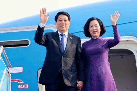 Chủ tịch nước Lương Cường và Phu nhân cùng đoàn đại biểu cấp cao Việt Nam lên đường tham dự Phiên Thảo luận chung cấp cao Đại hội đồng Liên hợp quốc, Khóa 80, kết hợp hoạt động song phương tại Hoa Kỳ.