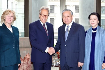 Tổng Bí thư Tô Lâm và Phu nhân tiếp Công tước xứ Richmond Charles Gordon-Lennox và Phu nhân. (Ảnh: THỐNG NHẤT - TTXVN)