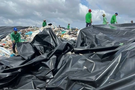 Bãi rác An Hiệp, xã An Hiệp, tỉnh Vĩnh Long. (Ảnh: HOÀNG TRUNG)