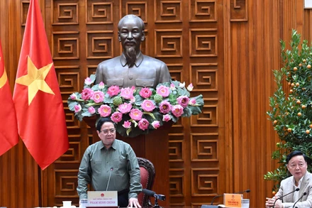 Thủ tướng Phạm Minh Chính chủ trì cuộc họp với các bộ, ngành bàn giải pháp khắc phục sự cố cầu sông Lô ở xã Đoan Hùng, tỉnh Phú Thọ.