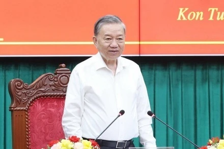 Tổng Bí thư Tô Lâm phát biểu tại buổi làm việc với Ban Thường vụ Tỉnh ủy Kon Tum và Thường trực Tỉnh ủy Quảng Ngãi. (Ảnh: TTXVN)