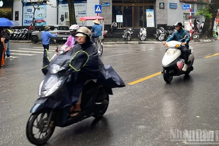 Dự báo khu vực Hà Nội có mưa, trời rét đậm.