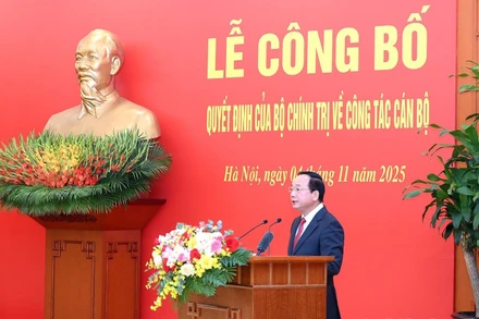 Trưởng Ban Tuyên giáo và Dân vận Trung ương Trịnh Văn Quyết phát biểu nhận nhiệm vụ. (Ảnh: ĐĂNG KHOA)