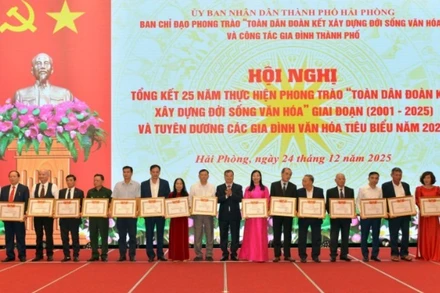 Các gia đình văn hóa tiêu biểu năm 2025 được thành phố Hải Phòng tuyên dương.