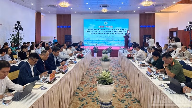 Quang cảnh hội nghị. (Ảnh: NGUYỄN TRUNG)