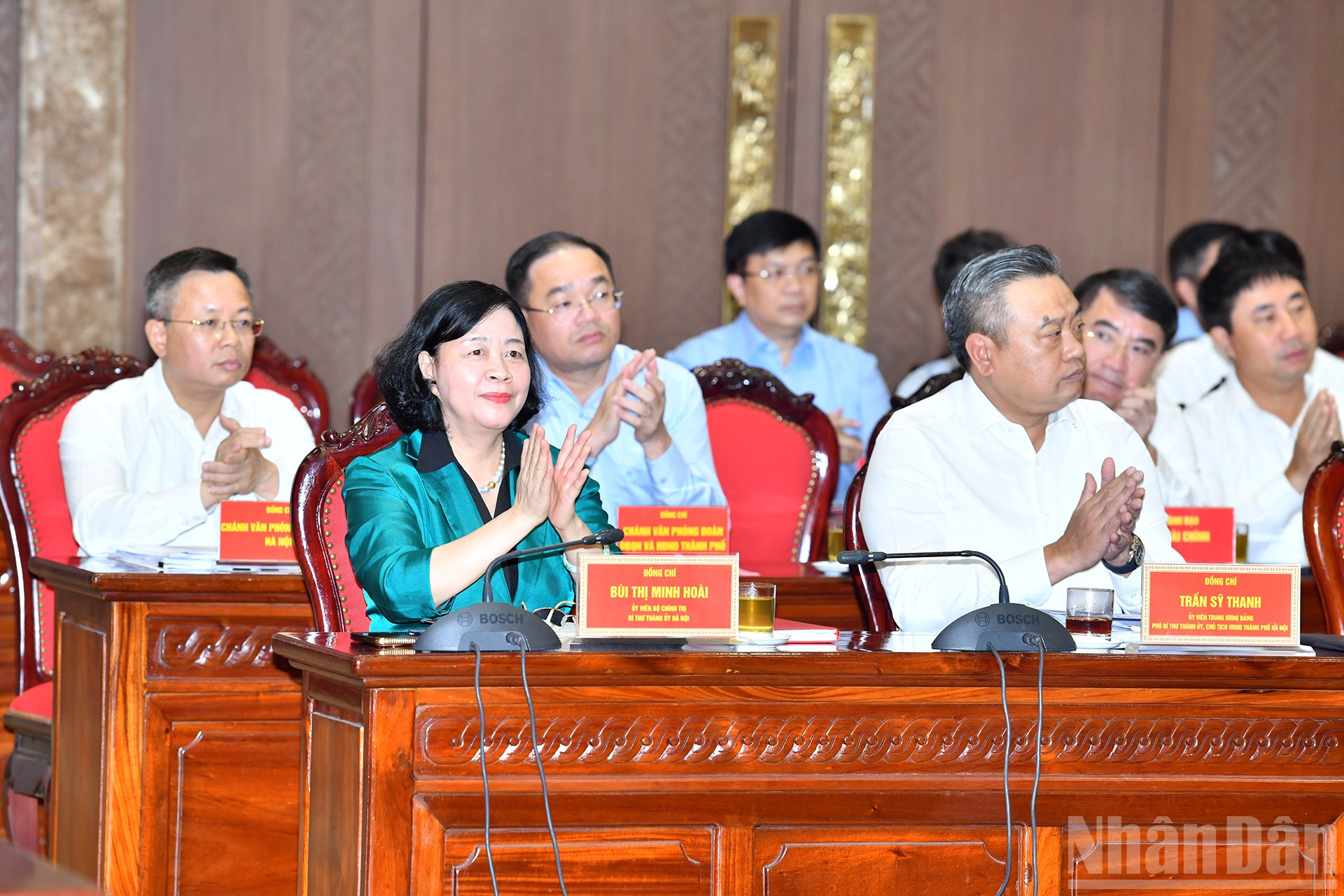 Lãnh đạo thành phố Hà Nội tham dự buổi làm việc. ndo_br_a6-dsc-3441.jpg