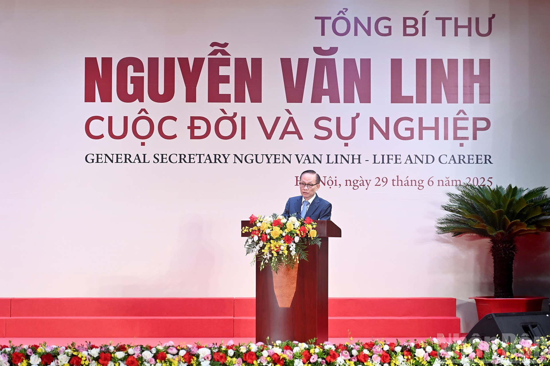 Chánh Văn phòng Trung ương Đảng Lê Hoài Trung phát biểu khai mạc triển lãm. ndo_br_a6-bnd-0715.jpg