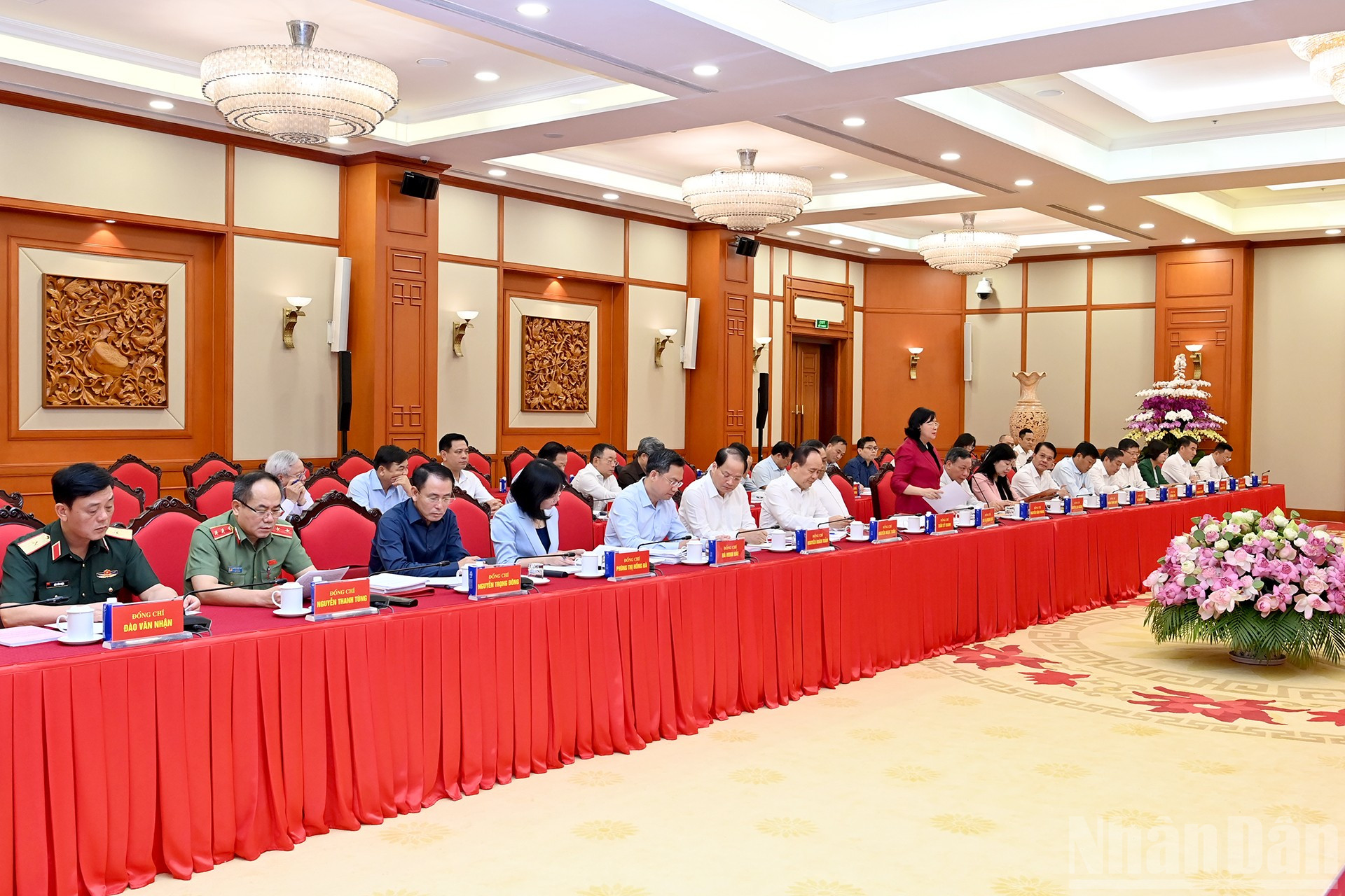 Ban Thường vụ Thành ủy Hà Nội dự cuộc làm việc. ndo_br_a10-bnd-4142.jpg