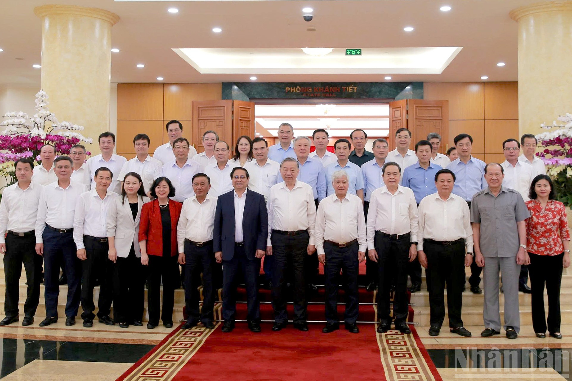 Tổng Bí thư Tô Lâm và các đồng chí lãnh đạo Đảng, Nhà nước dự buổi làm việc với Ban Thường vụ Đảng ủy Mặt trận Tổ quốc, các đoàn thể Trung ương. ndo_br_a-11-dcs1234.jpg