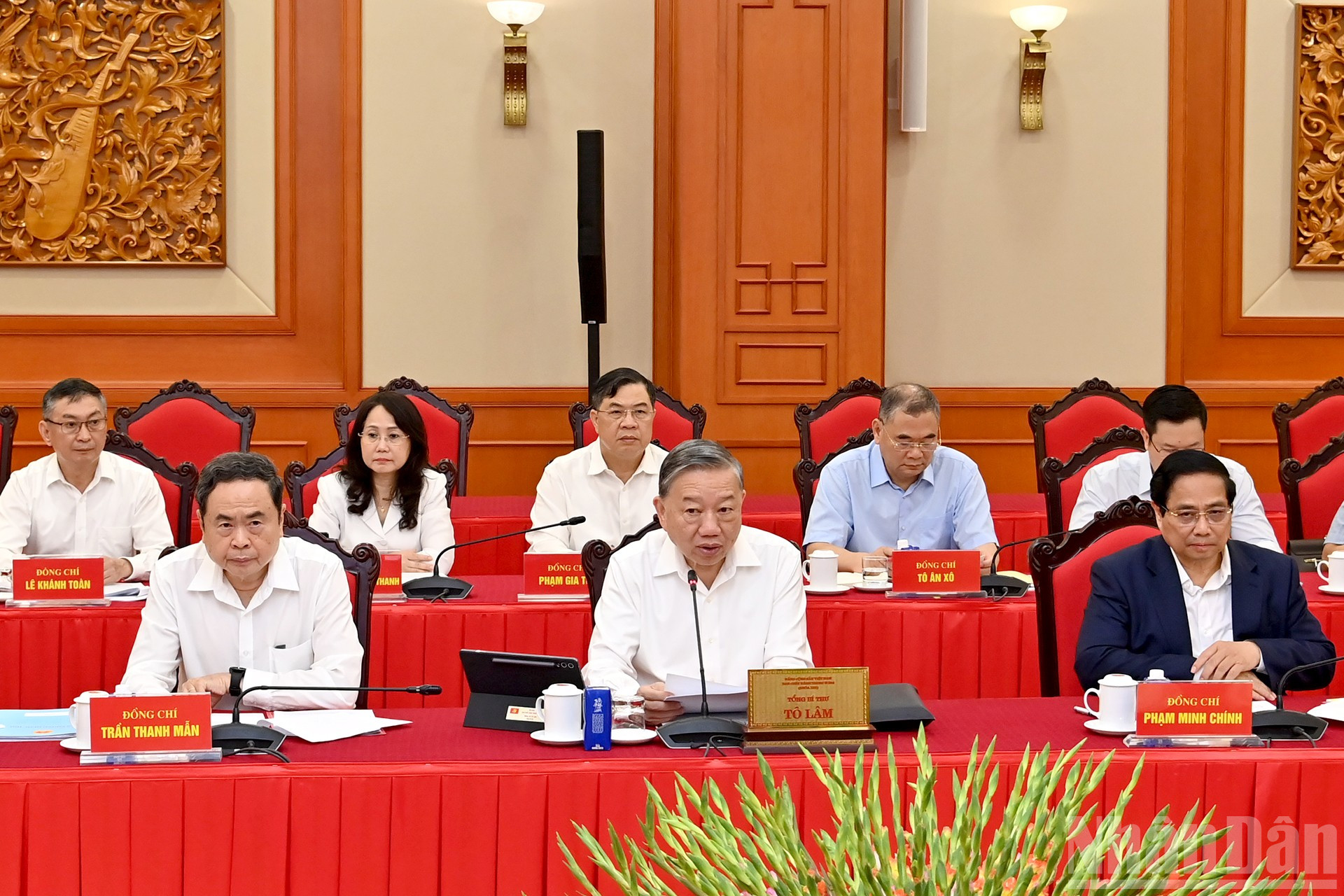 Tổng Bí thư Tô Lâm chủ trì và phát biểu chỉ đạo cuộc làm việc. ndo_br_a2-bnd-1903.jpg