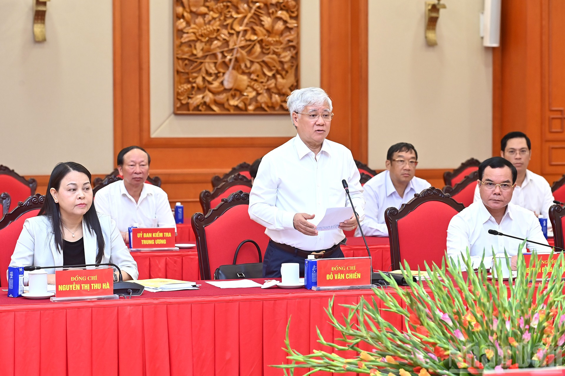 Đồng chí Đỗ Văn Chiến, Ủy viên Bộ Chính trị, Bí thư Trung ương Đảng, Bí thư Đảng ủy Mặt trận Tổ quốc, các đoàn thể Trung ương, Chủ tịch Ủy ban Trung ương Mặt trận Tổ quốc Việt Nam phát biểu tại cuộc làm việc. ndo_br_a10-bnd-2071.jpg