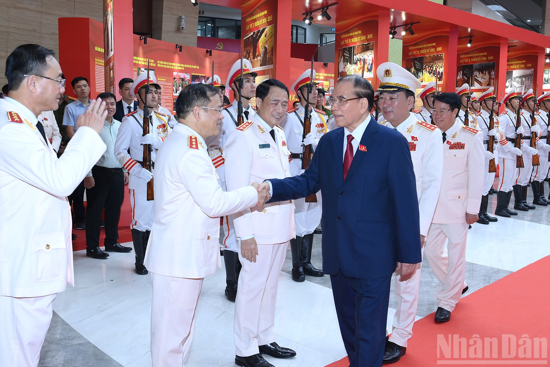 Der ehemalige Generalsekretär Nong Duc Manh nahm am Kongress teil. ndo_br_a3-bnd-1254.jpg