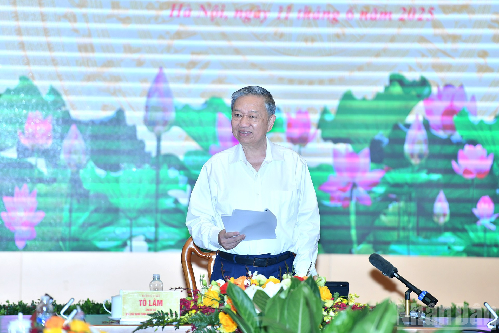 Tổng Bí thư Tô Lâm phát biểu chỉ đạo buổi làm việc với Ban Tuyên giáo và Dân vận Trung ương. ndo_br_a3-dsc-2797.jpg
