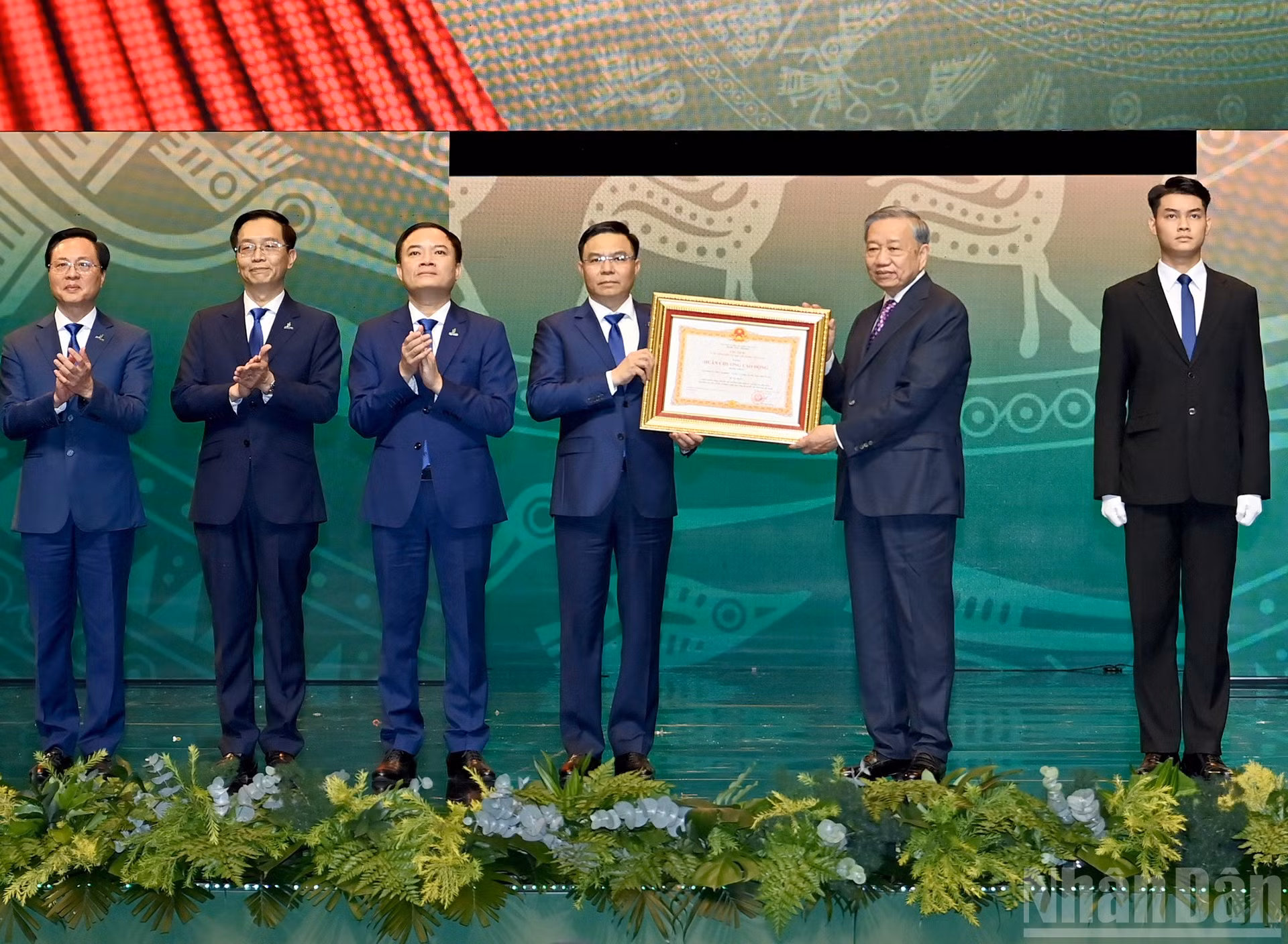 ndo_br_a4-bnd-7544.jpg