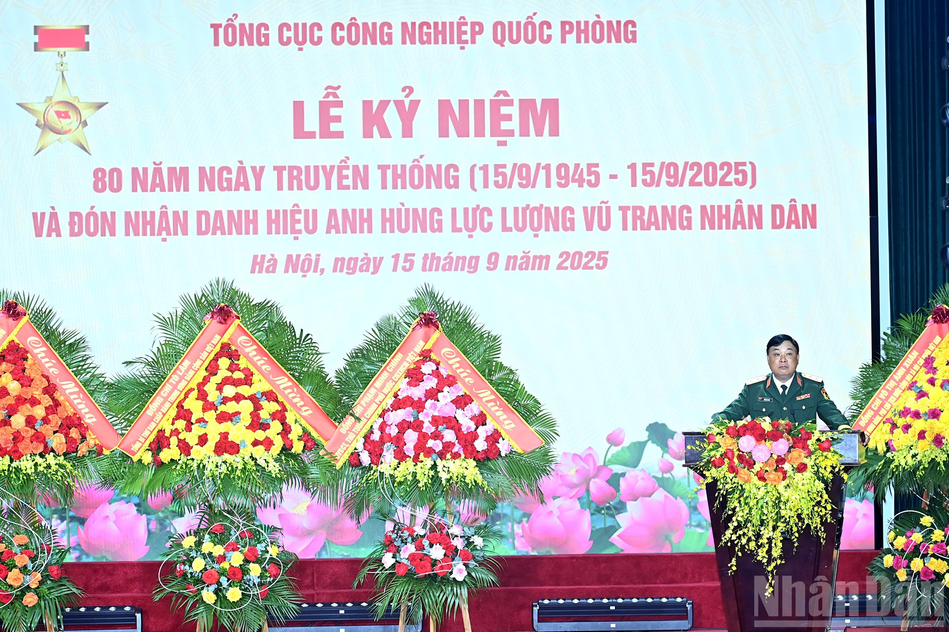 Trung tướng Hồ Quang Tuấn, Chủ nhiệm Tổng cục Công nghiệp quốc phòng trình bày diễn văn tại lễ kỷ niệm. ndo_br_a7-bnd-5586.jpg