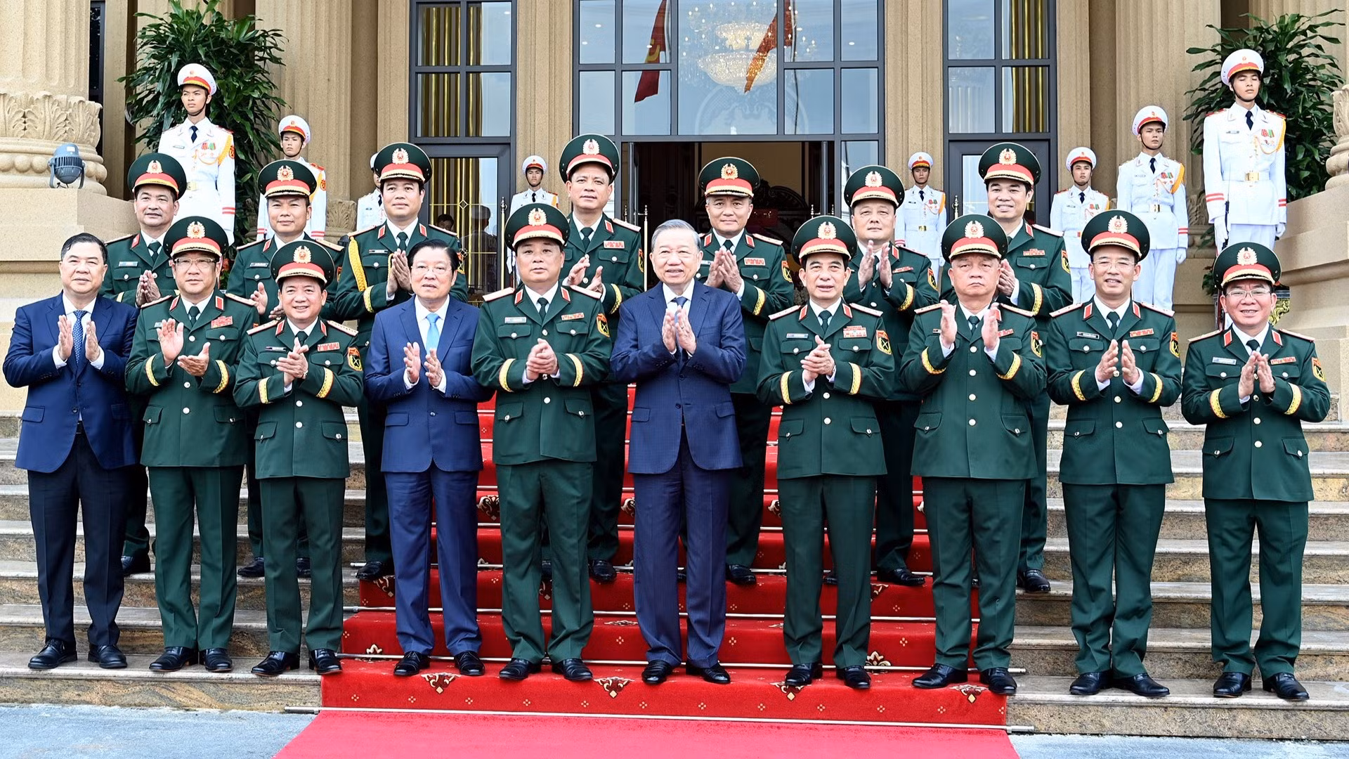 Tổng Bí thư Tô Lâm và lãnh đạo Bộ Quốc phòng, Tổng cục Công nghiệp quốc phòng và các đại biểu dự lễ kỷ niệm.