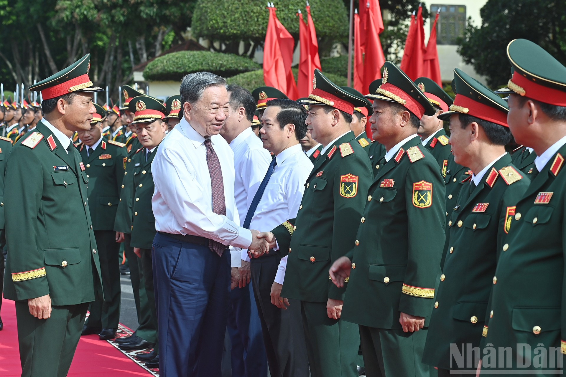 Tổng Bí thư Tô Lâm, Bí thư Quân ủy Trung ương với cán bộ, sĩ quan Quân đoàn 12 (Bộ Quốc phòng). ndo_br_a3-bnd-7546.jpg