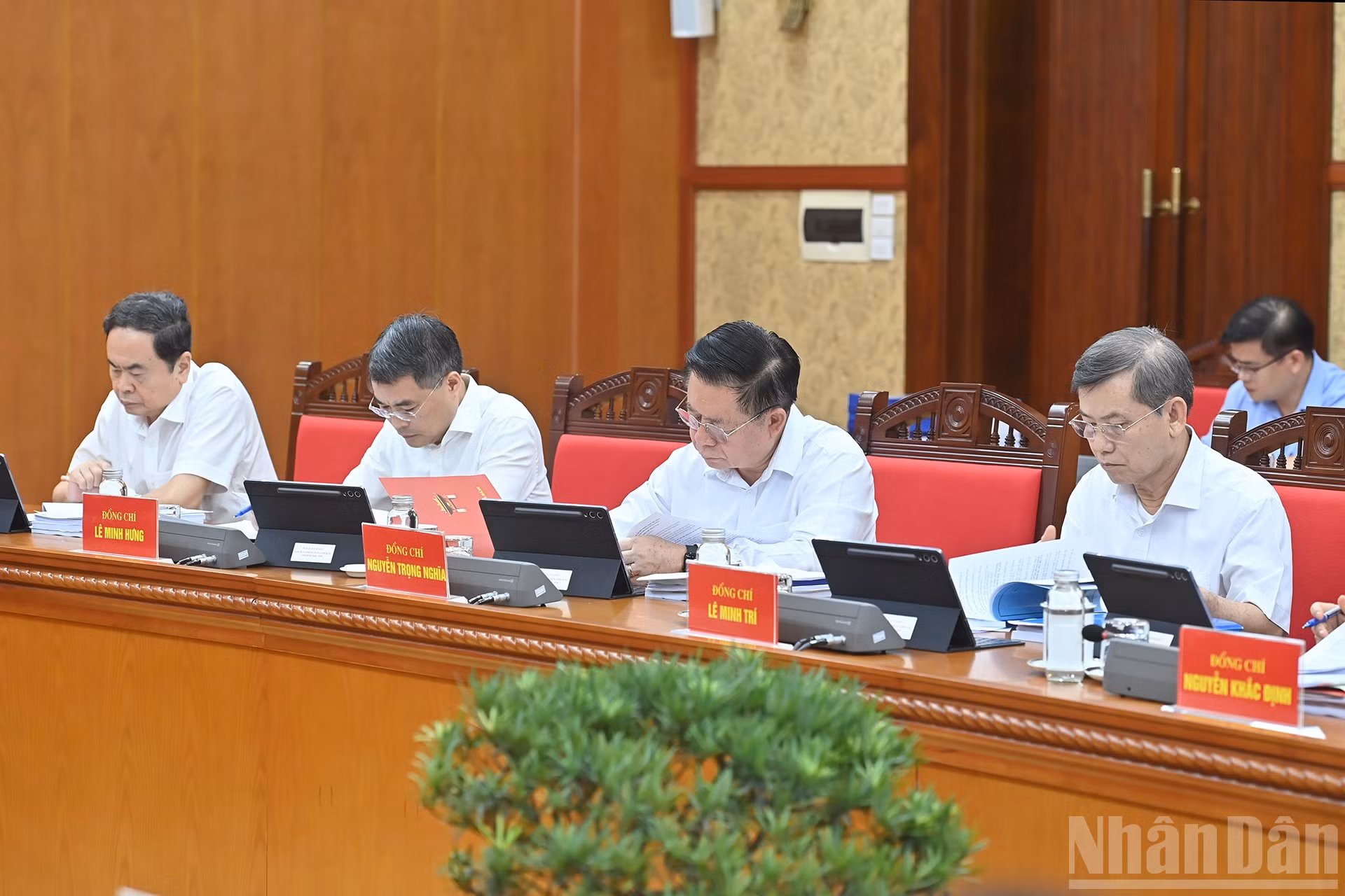 ndo_br_a8-bnd-8137.jpg
