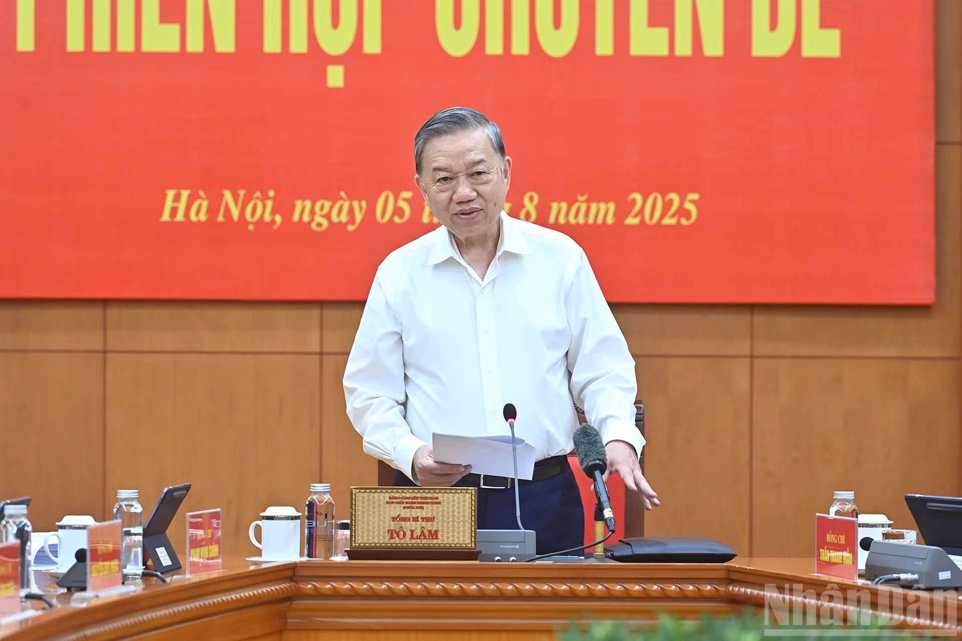 ndo_br_a4-bnd-8114.jpg