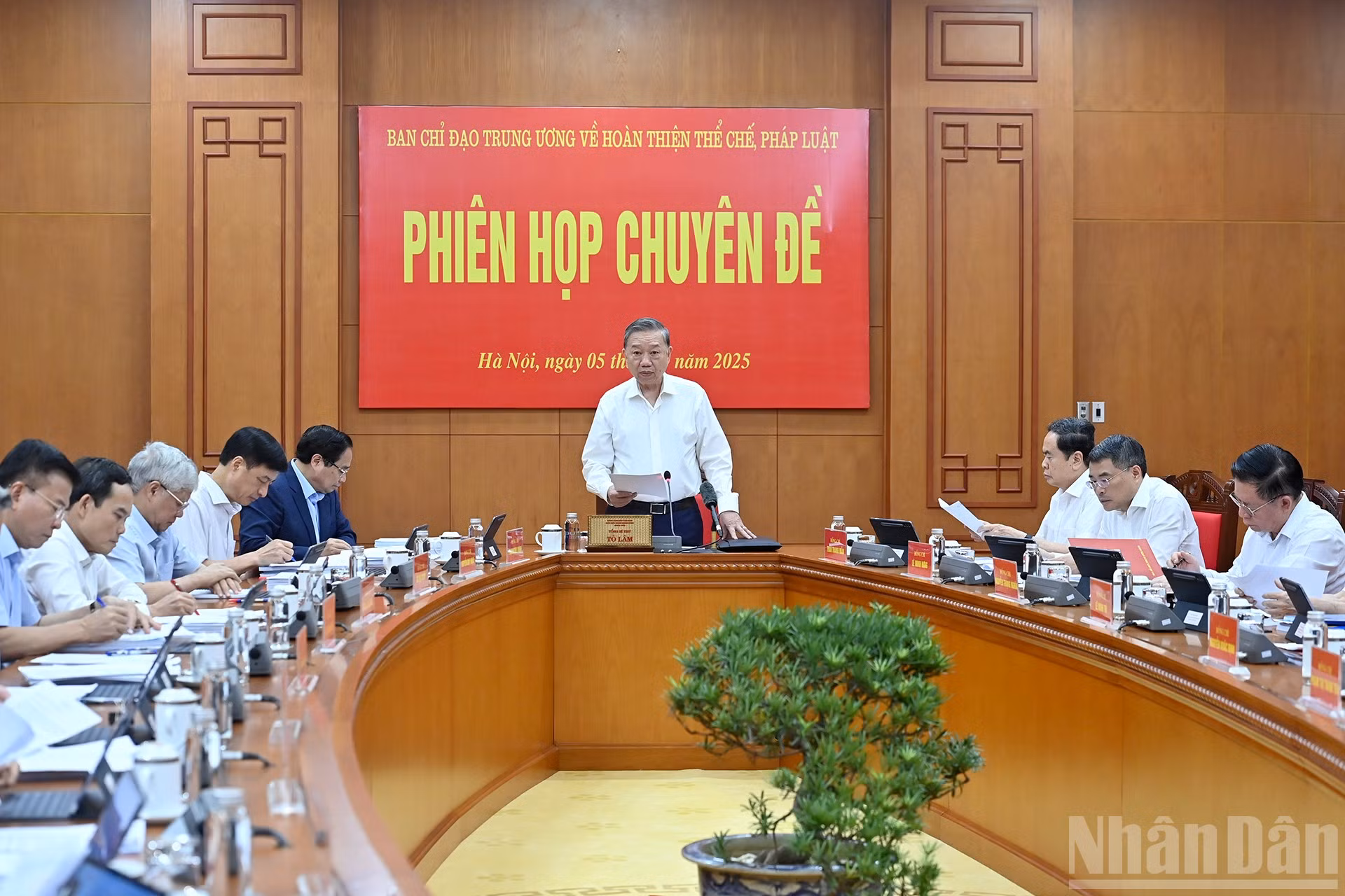ndo_br_a4-bnd-8083.jpg