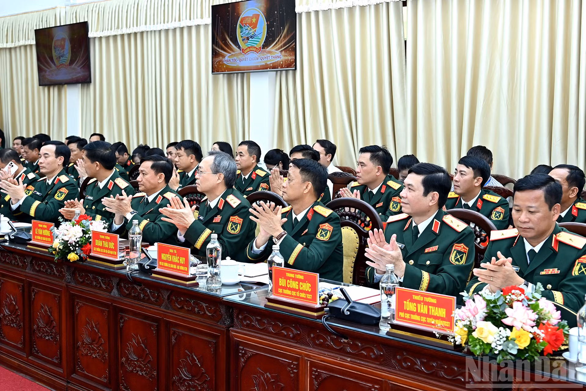 ndo_br_a9-bnd-7864.jpg