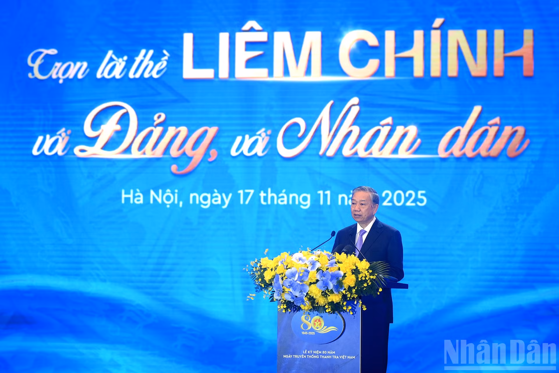 ndo_br_a8-bnd-8104.jpg