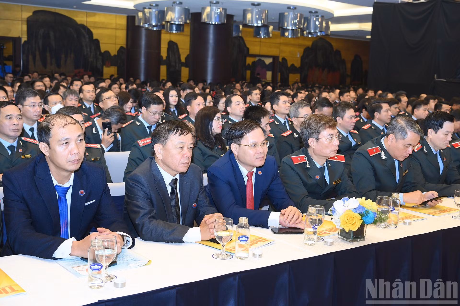 ndo_br_a12-bnd-8076.jpg
