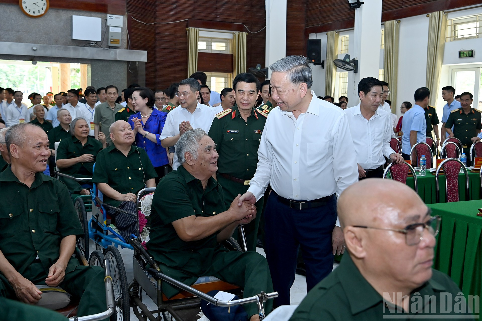 Tổng Bí thư Tô Lâm thăm hỏi các thương binh nặng tại Trung tâm Điều dưỡng thương binh Thuận Thành. ndo_br_a4-bnd-3664.jpg